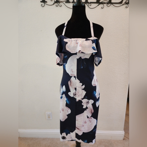 Cold Shoulder Floral Dress size M - Picture 1 of 7